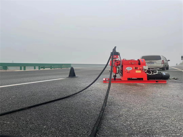 开原马路路基路面开裂下沉注浆加固灌浆